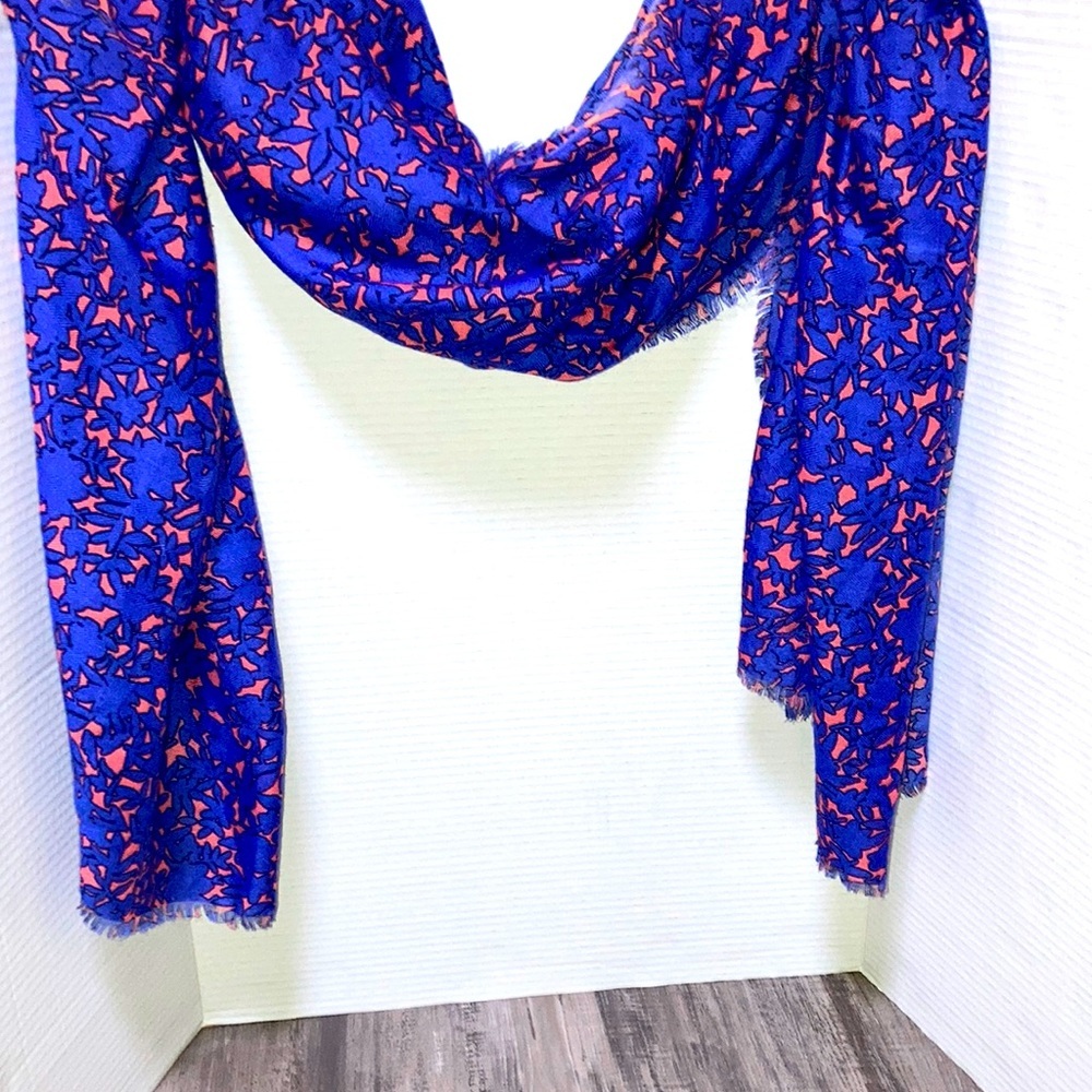 Old Navy Floral Print Scarf